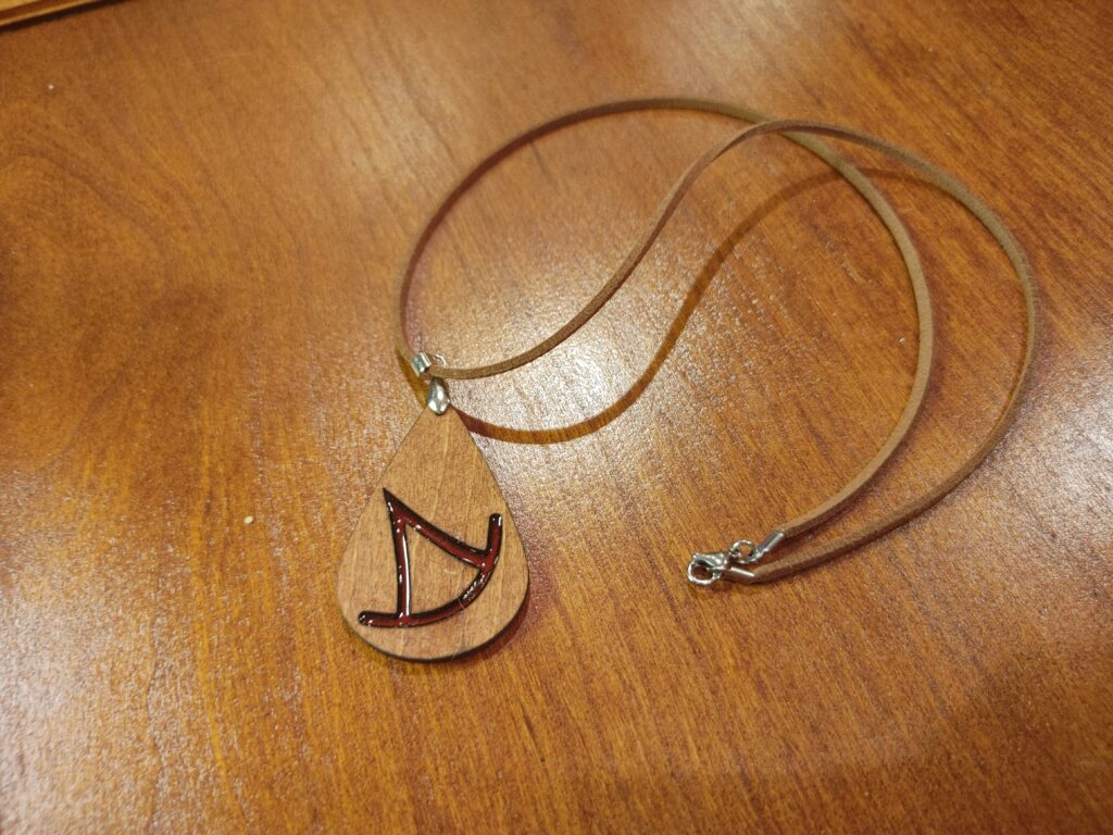 FFXIV Summoner Necklace Mimic's Market Cards & Games